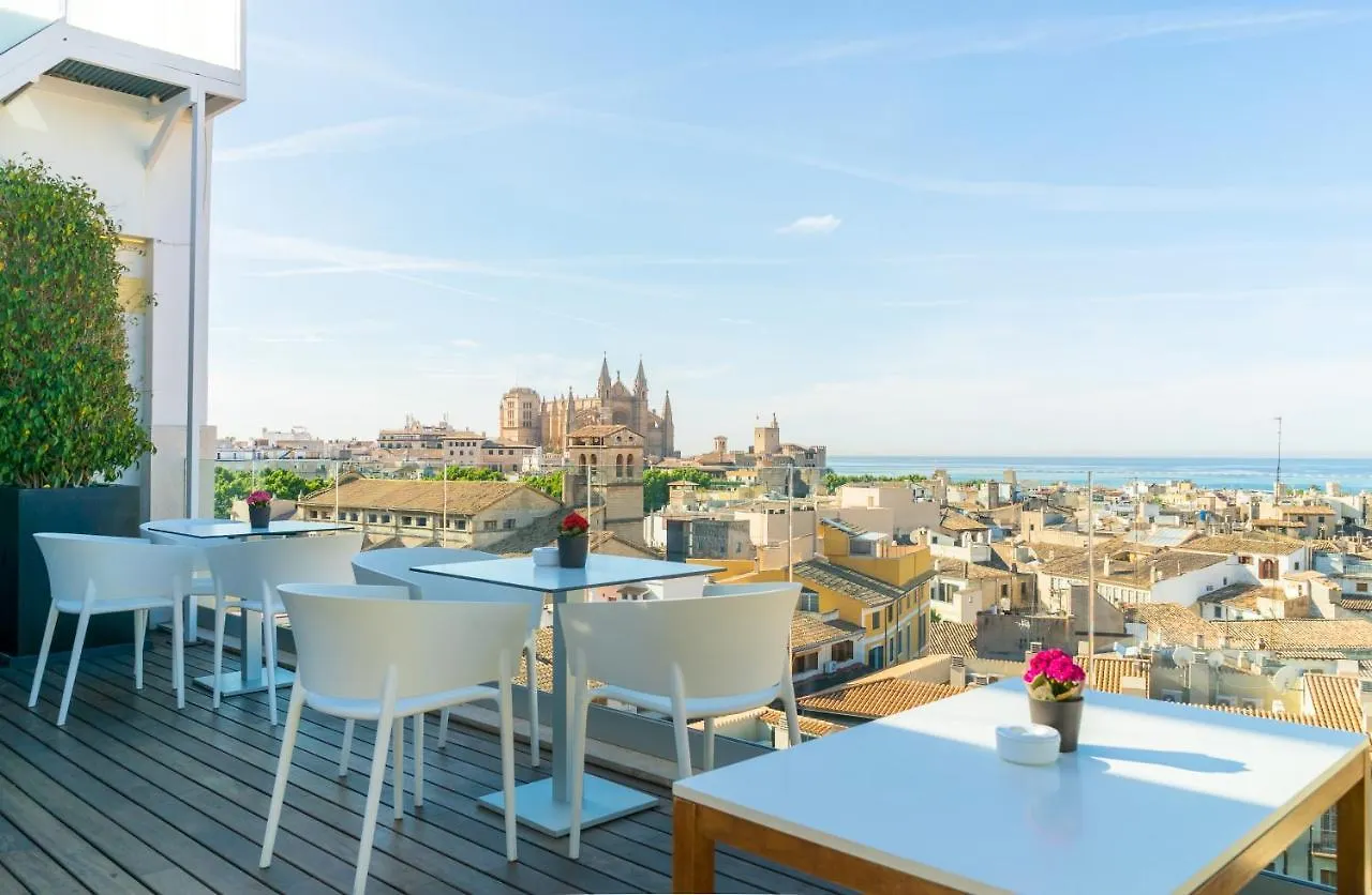Hotel Almudaina location